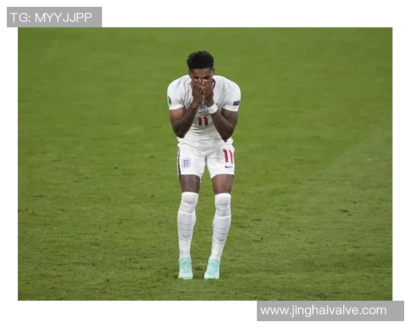 足球明星背后的悲剧故事他的父亲遭遇不幸被杀的真相揭秘